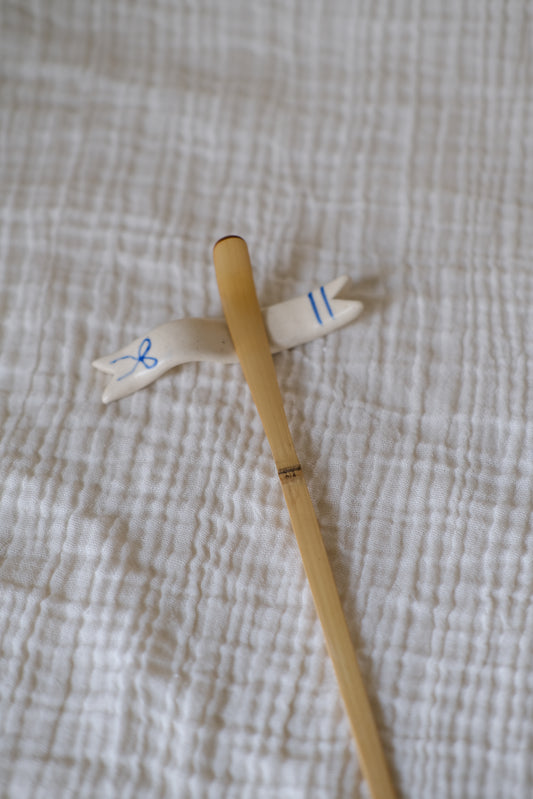 Bow and Ribbon Chashaku (scoop) Rest